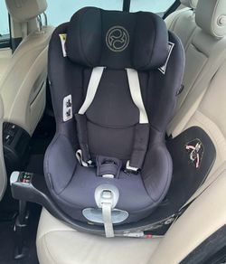 Cybex 360 Toddler Car Seat with separate isofix base.