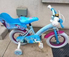 Kids frozen bike size 12 inch wheels.