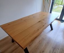 Oak dinning table