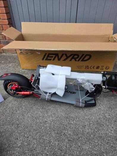 electric scooter , brand new , 6 months warranty, ienyrid  A1