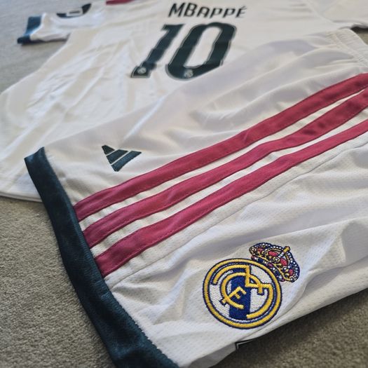 Real madrid home mbappe 2026-2027 kid football jersey/kits