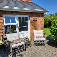garden furniture chairs table
