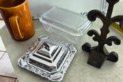 Vintage glass kraft square butter cheese dish lid glass Insert 15.00 euro.Vintage Pasabahce clear glass butter dish 24.00 euro, Fleur De Lis Cast Iron Door Stop Wedge Antique gold Black 4x3.5x7.75 Inch 34.00 euro , Vintage Englshe browne larg milk jug 18.