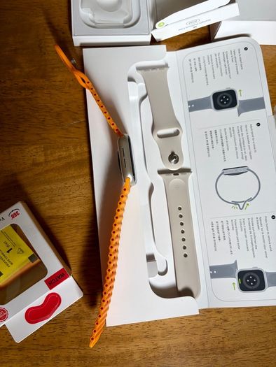 Apple Watch SE 2nd Gen GPS 40mm Starlight Aluminium Case 1 Owner Extras 14pc New Charger Case Strap Band Professional Office Work Lifestyle Fitness Outdoors Elegant Party Event Magnetic Ocean