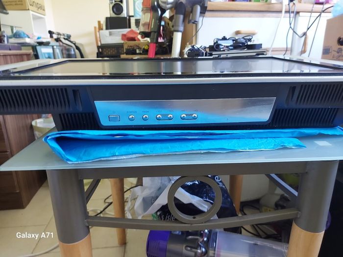 LEXSOR 27 inch LCD TV with 2 Side Speakers, Working Fine, No remote control