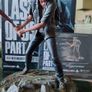 Dark Horse The Last of Us Part II Ellie Statue Image 5