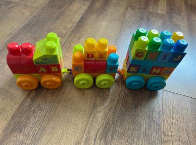 Duplo alphabetal themed train