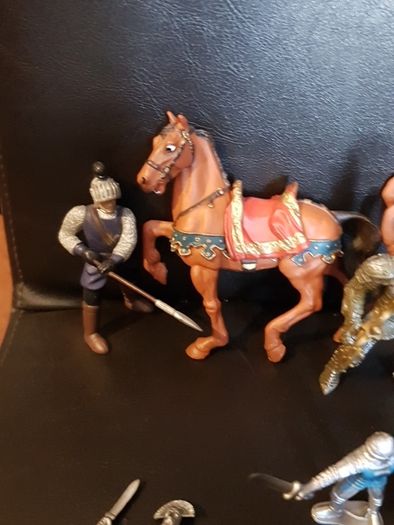 medieval soldiers