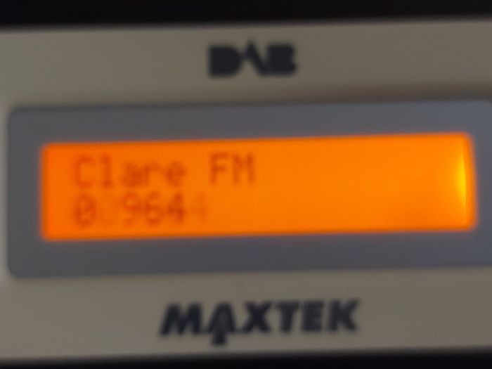 MAXTEK Vintage Style DAB & FM Radio, Model 61250, in excellent condition and working perfect