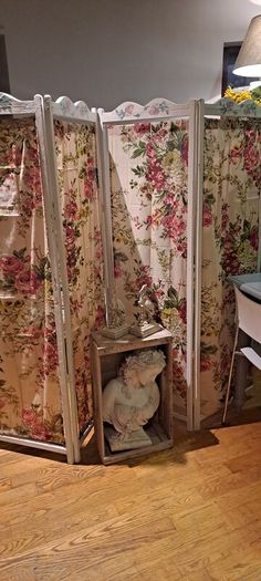 4 Fold Wood Floral Screen