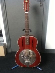 Rogue Resonator Biscuit Guitar
