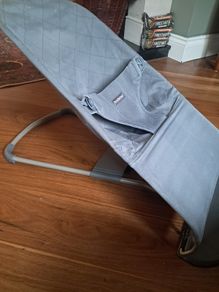 Grey babybjorn bouncer