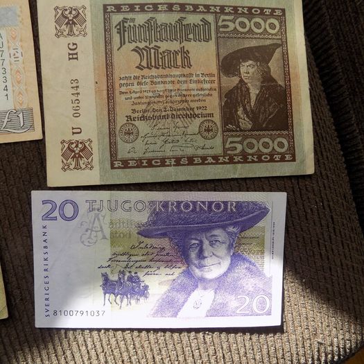 Lot of 12 Old World Banknotes from Circulation.1910-2001 No.10.