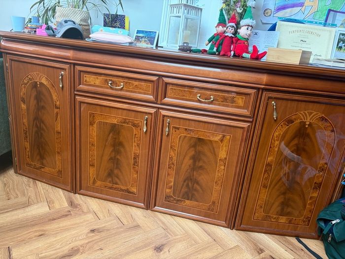 sideboard