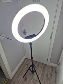 Tripod + Ring light