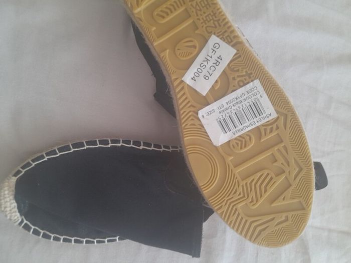 Unisex  new  superdry black Tom's