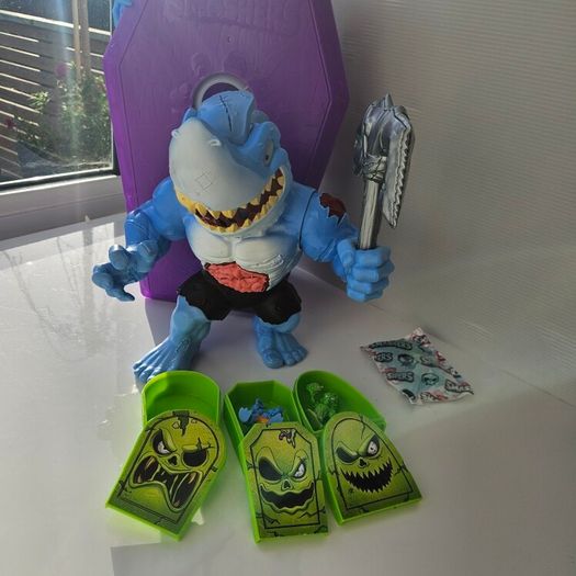 Zuru Smashers Mega Horror House Blood Shark interactive figure with coffin weapon and mini monsters