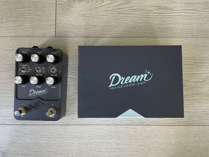 Universal Audio UAFX Dream '65 Amp in a box