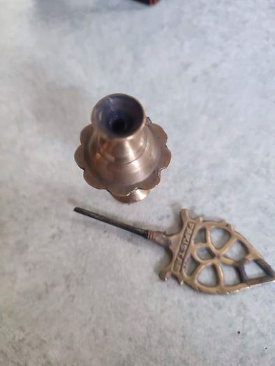 Rare find  Handcrafted Brass Eye Liner Powder Box, Antique Surma Dani . Old Brass Kohl Holder