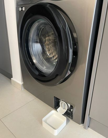 Samsung Washing Machine Tray for Easier Drainage
