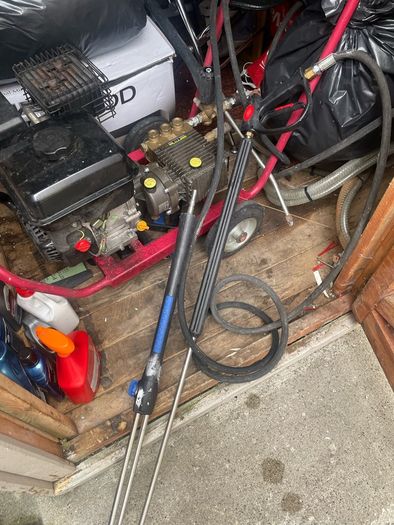 W112 Pressure washer