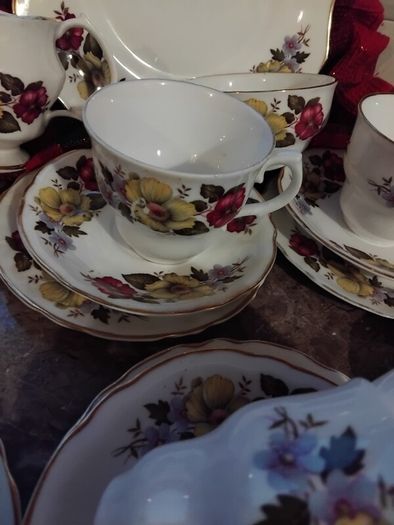 21piece Vintage Arklow China Tea Set