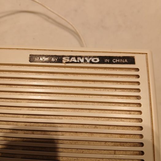 Vintage Sanyo Clock Radio