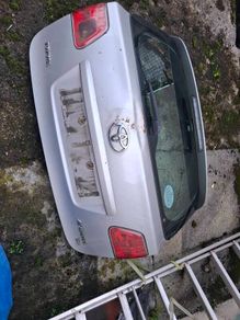 10 toyota aventis estate boot lid