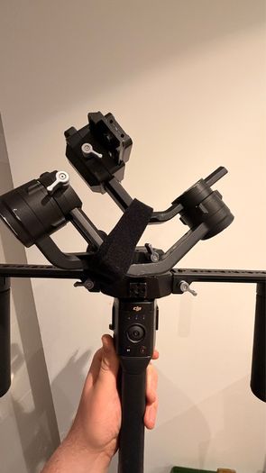 Dji Ronin-S whit side handles for more stability