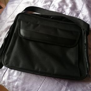 New - Trust Laptop Bag