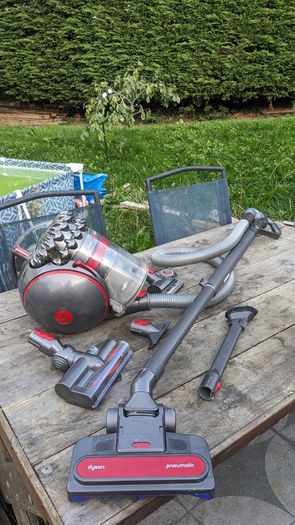 Dyson cylinder hoover, model Big Ball Animal 2