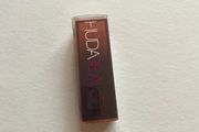 Huda beauty sweet cheeks lipstick