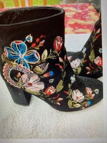 Girls / Ladies Ankle Boots Size 4 ( Prima Donna)