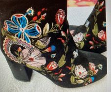 Girls / Ladies Ankle Boots Size 4 ( Prima Donna)