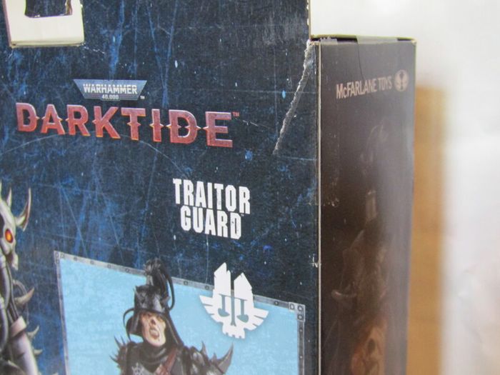 Warhammer 40K Mcfarlane Toys Figure Darktide Traitor Guard 40000 McFarlane Toys 7-Inch Action Figure Brand New Sealed