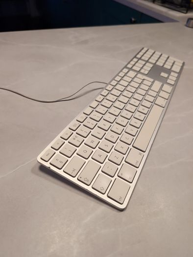 Apple Wired Keyboard (USB) A1243