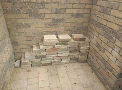48 paving blocks free to take away