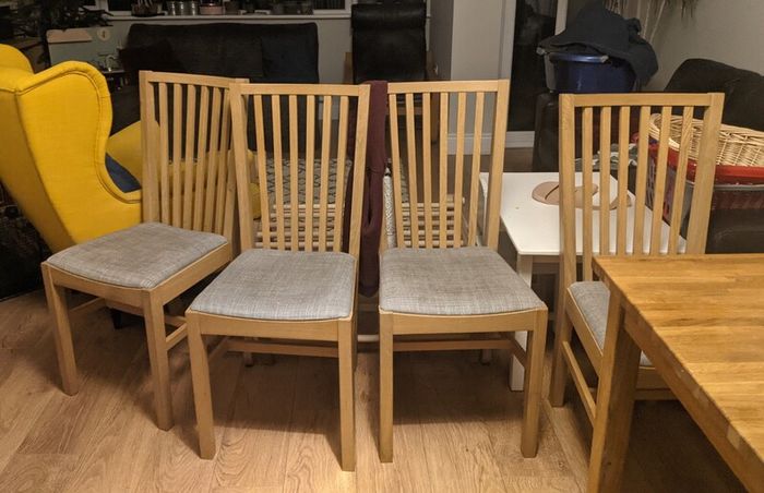 Solid Oak Dining Table & 4 Chairs