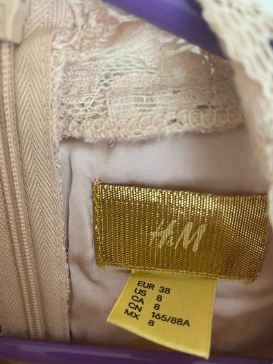 H&M peach/nude cropped lace top