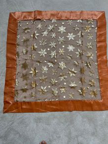table runner Christmas themed