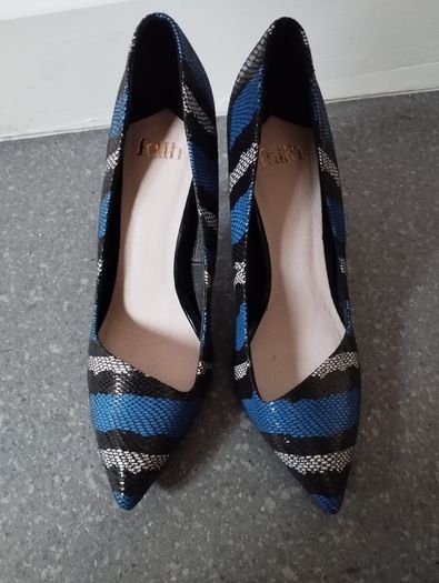 Faith high heel pointed toe pumps for parties and weddings.SZ 7