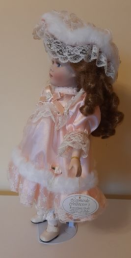 Porcelain dolls x 6
