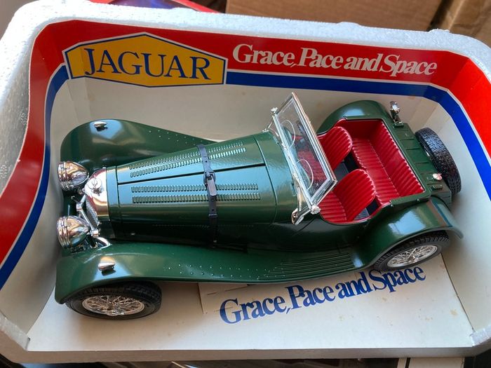 Jaguar SS100 Scale 1/18 New Burago