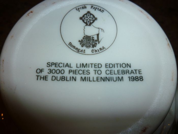 Vase Bowl Limited Edition.IRISH Parian Donegal China 1988 Dublin 1000 Years Commemorative Vase.  Immaculate.