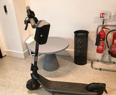 Segway Ninebot E2 Electric Scooter - Excellent Condition - Charger + Lock + Bag Included
