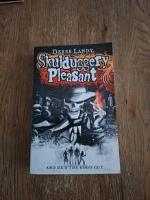 Derek Landy Skulduggery Pleasant