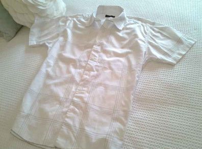 White Short-Sleeved Shirt - Men Size S