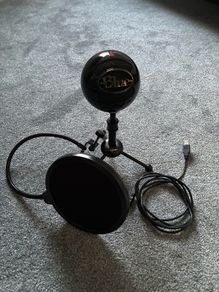 Blue Snowball USB Microphone + Pop Filter