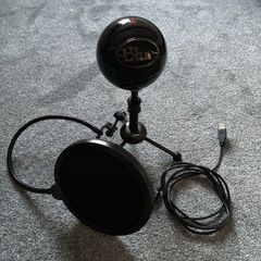 Blue Snowball USB Microphone + Pop Filter