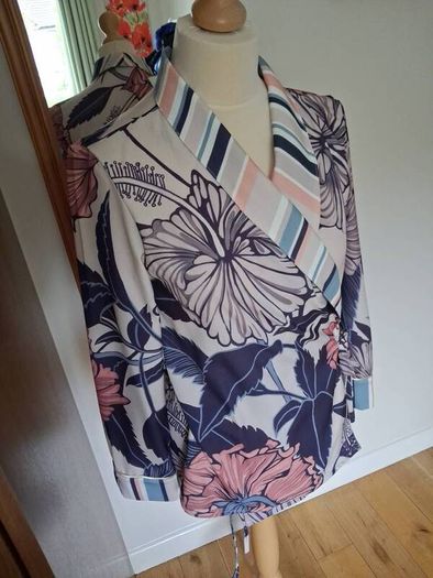 Beautiful New Coconuda Kimono Italy Size 42 M-L